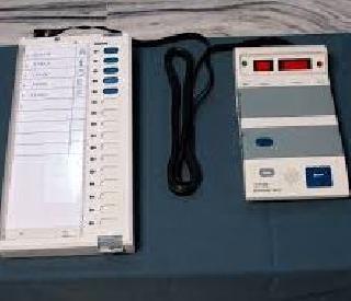 Challenge of NCP's acceptance of EVM hacking | राष्ट्रवादीने स्विकारले ईव्हीएम हॅक करण्याचे आव्हान