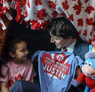 In Canada, a five-year-old girl becomes Prime Minister for a day | कॅनडात पाच वर्षांची चिमुरडी बनली एका दिवसासाठी पंतप्रधान