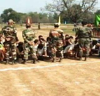 Separate terrorists, 800 Kashmiri youth sitting in army test | फुटीरतावाद्यांना चपराक, लष्कराच्या परीक्षेला बसले 800 काश्मिरी तरुण