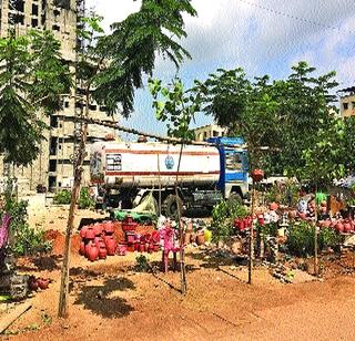 After the action, encroachment was like that | कारवाईनंतरही अतिक्रमण जैसे थे After the action, encroachment was like that | कारवाईनंतरही अतिक्रमण जैसे थे