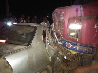 1 killed, five injured in accident | अपघातात १ ठार, पाच जखमी