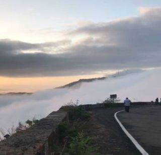 VIDEO: A wonderful journey of clouds that Satarkar experienced! | VIDEO : सातारकरांनी अनुभवली ढगांची अद्भुत सफर