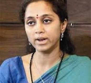 There is no reservation for Dhangar community despite being 100 cabinet - Supriya Sule | शंभर कॅबिनेट होऊनही धनगर समाजाला आरक्षण नाही - सुप्रिया सुळे