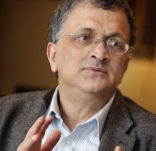 Ramchandra Guha's resignation blast; Dravid, Kohli, Dhoni, Ganguly | रामचंद्र गुहा यांचा राजीनामा स्फोट, द्रविड, कोहली, धोनी, गांगुलीसह गावस्कारांवर निशाणा