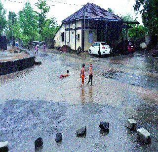 Jawhar, Vikramgad got wet with rain | जव्हार, विक्रमगडला पावसाने झोडपले