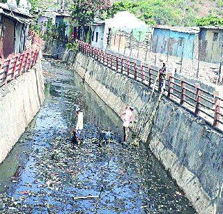 Industrial Colony Nallasfai Station | औद्योगिक वसाहतीतील नालेसफाई रखडली Industrial Colony Nallasfai Station | औद्योगिक वसाहतीतील नालेसफाई रखडली