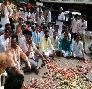 Due to farmers' agitation in Shanukshetkat market | शेतकरी संपामुळे सांगलीत फळभाजी बाजारात शुकशुकाट