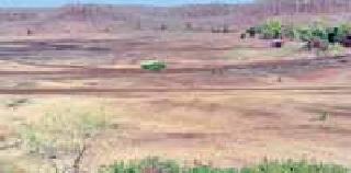 Mandaav Lake is full of sediments | मनदेव तलाव गाळाने भरला Mandaav Lake is full of sediments | मनदेव तलाव गाळाने भरला