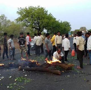 The aggrieved workers continued their strike on the fourth day | शेतक-यांचा संप चौथ्या दिवशीही सुरूच