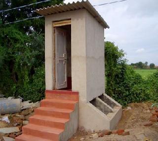 The students also participate in the public use of toilets | शौचालय वापराच्या जनजागृतीत आता विद्यार्थ्यांचाही सहभाग The students also participate in the public use of toilets | शौचालय वापराच्या जनजागृतीत आता विद्यार्थ्यांचाही सहभाग