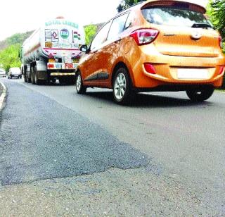 Highway repairs made in one day! | महामार्गाची एका दिवसात केली दुरुस्ती!