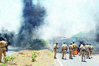 Impressive response to the shutdown in Nashik district | नाशिक जिल्ह्यात बंदला उत्स्फूर्त प्रतिसाद