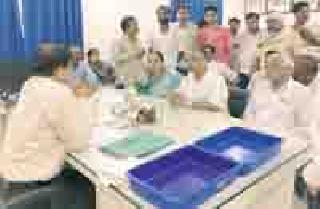 Power officials ultimatum | वीज अधिकाऱ्यांना अल्टिमेटम