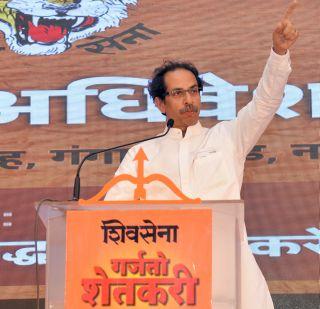 What is a true farmer in the cabinet?, Uddhav Thackeray's hollow question | मंत्रिमंडळात एक तरी खरा शेतकरी आहे काय?, उद्धव ठाकरेंचा खोचक सवाल