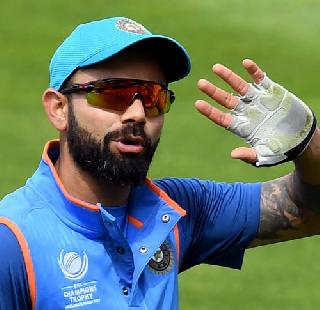 Virat Kohli in Forbes highest earning list | फोर्ब्सच्या सर्वाधिक कमाई करणा-या खेळाडूंच्या यादीत विराट कोहली