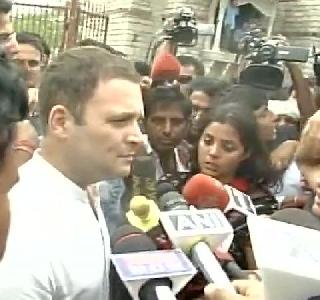 Rahul Gandhi visited the agitating farmers | राहुल गांधी यांनी घेतली आंदोलनकर्त्या शेतकऱ्यांची भेट