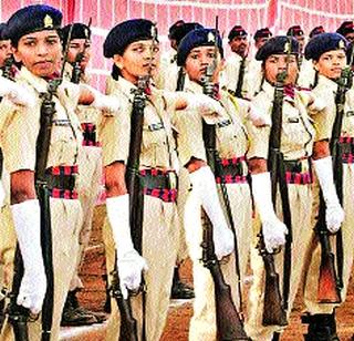 Injustice against 'Ti' in the police force | पोलीस दलातील ‘ती’च्यावरही अन्याय