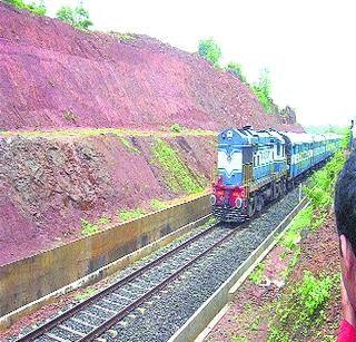 'Rainy schedule' from Konkan Railway today | कोकण रेल्वेवर आजपासून ‘पावसाळी वेळापत्रक’