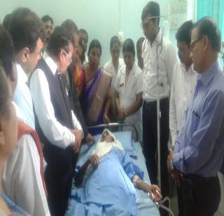 Ruikhed six lacs of assistance to a woman who was beaten to death in Megha | रूईखेड मायंब्यात मारहाण झालेल्या महिलेला सहा लाखांची मदत Ruikhed six lacs of assistance to a woman who was beaten to death in Megha | रूईखेड मायंब्यात मारहाण झालेल्या महिलेला सहा लाखांची मदत