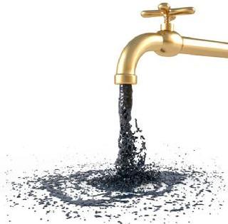 Drains flowing through water channels: Invitations to diseases | जलवाहिन्यांमधून वाहते गटार : आजारांना निमंत्रण Drains flowing through water channels: Invitations to diseases | जलवाहिन्यांमधून वाहते गटार : आजारांना निमंत्रण
