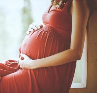 Avoid sex for the birth of a baby, informs the government's pregnant women | सृदृढ बाळाच्या जन्मासाठी सेक्स टाळा, सरकारची गर्भवतींना सूचना