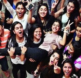 Due to the Class X results, girls won the lead in Jalgaon | दहावीच्या निकालात जळगावात मुलींची आघाडी कायम