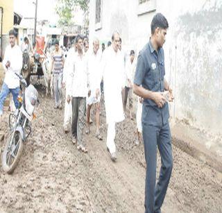 70 damaged houses with flood water at Sharman Mandal | शनिमांडळ येथे पुराच्या पाण्याने 70 घरांचे नुकसान