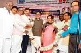 The responsibilities of the awardees increase | पुरस्कार स्वीकारणाऱ्यांची जबाबदारी वाढते The responsibilities of the awardees increase | पुरस्कार स्वीकारणाऱ्यांची जबाबदारी वाढते