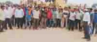 Work of workers stopped | कामगारांचे काम बंद Work of workers stopped | कामगारांचे काम बंद