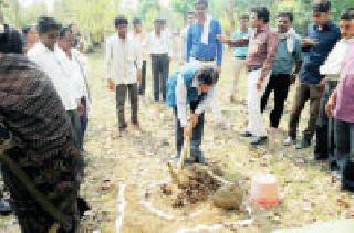 Priority of farming through a water tank | जलयुक्त शिवारातून शेतीला प्राधान्य