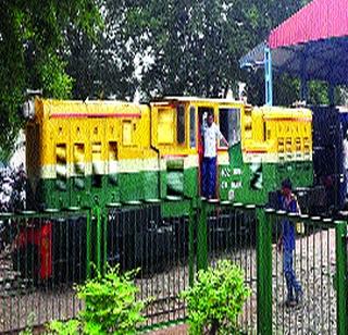 Five engines of mintrain were prepared in the Neral Loco | नेरळ लोकोमध्ये मिनीट्रेनची पाच इंजिने तयार