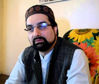 Mirwaiz Umar Farooq, who lives in India, wishes to give Pakistan a final victory | भारतात राहणा-या मीरवाइज उमर फारुखने पाकिस्तानला फायनलसाठी दिल्या शुभेच्छा