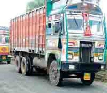 Iron mineral transport will remain closed | लोह खनिजाची वाहतूक राहणार बंद