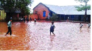 Eventually the rain falls in the district. | अखेर पावसाची जिल्हाभरात हजेरी..