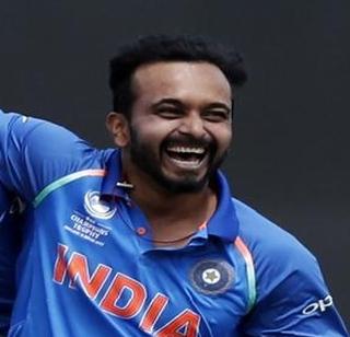 Learning from Dhoni: Kedar Jadhav | धोनीकडून शिकतोय : केदार जाधव