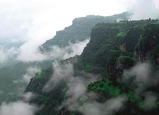 Monsoon is not a matter of shame! | मान्सूनचा अंदाज चेष्टेचा विषय नाही !