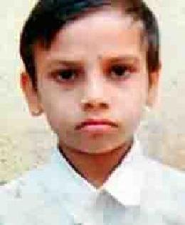 Suicide by taking a student-student leap | शाळकरी विद्यार्थ्याची गळफास घेऊन आत्महत्या Suicide by taking a student-student leap | शाळकरी विद्यार्थ्याची गळफास घेऊन आत्महत्या