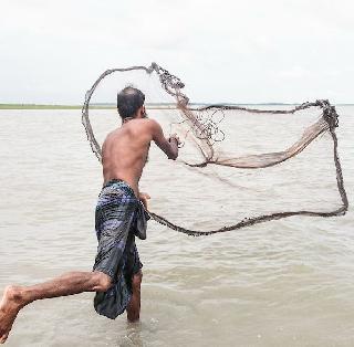 Fishermen also want to have debt waivers as farmers | मच्छीमारांनाही हवी आता शेतकऱ्यांप्रमाणे कर्जमाफी