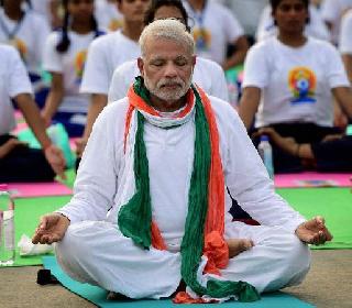 Yoga connects the whole world with India - Prime Minister Modi | योगाने संपूर्ण जगाला भारताबरोबर जोडले - पंतप्रधान मोदी