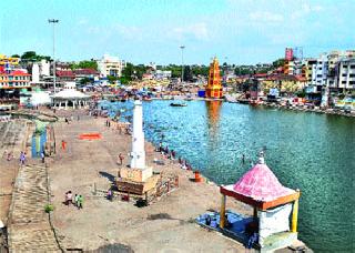 65 cleaners for cleanliness in Godaghat | गोदाघाट स्वच्छतेसाठी ६५ सफाई कामगार