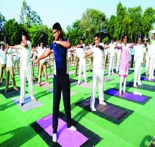 Yoga for healthy health - Superintendent of Police | सुदृढ आरोग्यासाठी योगा करा - पोलीस अधीक्षक