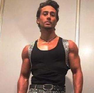 Tiger Shroff walks Mijela's dancer | टायगर श्रॉफ वाहणार एमजेला नृत्यांजली