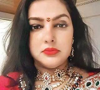 Notice of absconding Mamta Kulkarni's house, possibility of seizure of property | फरार ममता कुलकर्णीच्या घरावर नोटीस, संपत्ती जप्त होण्याची शक्यता