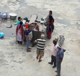 The bath on the platform, the washing of clothes was expensive | प्लॅटफॉर्मवर अंघोळ,कपडे धुणे पडले महागात