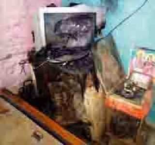 उच्च वीज दाबामुळे उपकरणे जळाली