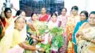 Repeat the women's Varunar Raja for rain | पावसासाठी महिलांचे वरुणराजाला साकडे