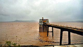 Rainfall increases in rainfall | पावसाने धरणसाठ्यांत वाढ