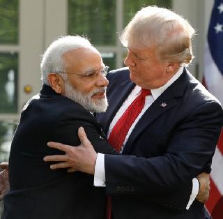 Modi visits after "devotee" trump! Modi said, "Great Prime Minister" | मोदी भेटीनंतर "भक्त" झाले ट्रम्प ! म्हणाले, मोदी "महान पंतप्रधान"