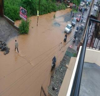 Lonavla rains have increased; 180 mm rain in 24 hours | लोणावळ्यात पावसाचा जोर वाढला; 24 तासात १८० मिमी पावसाची नोंद