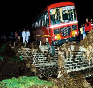 Mangarulapirapera a great disaster! | मंगरुळपीरजवळ मोठा अनर्थ टळला!